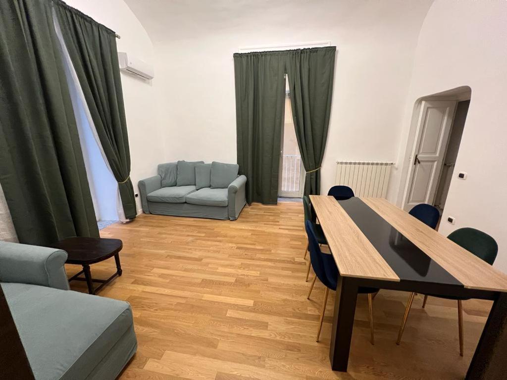 Carafa'S Central Apartment By Hhn Naples Exterior photo